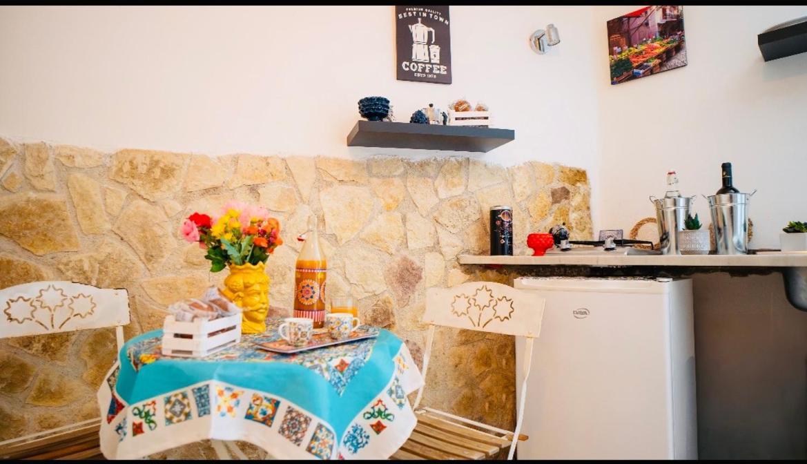 Albergheria Little Home Palermo Eksteriør bilde